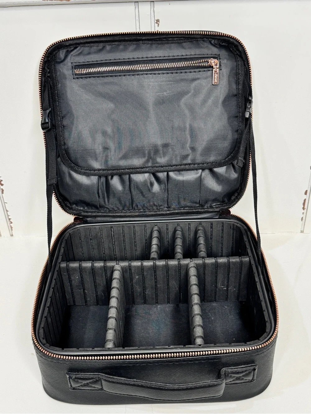 Fancii White and Black Travel Cosmetic Case